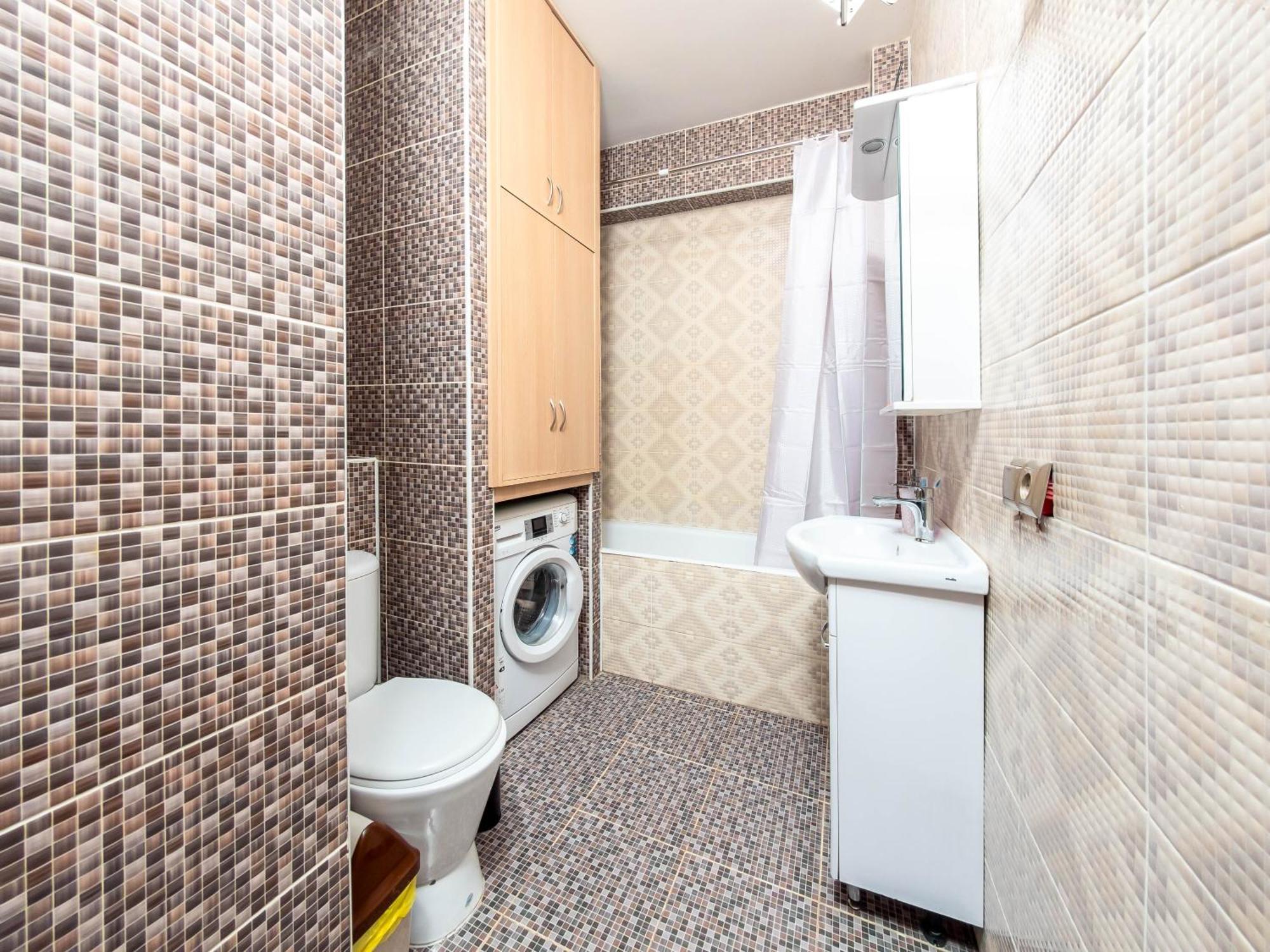 Apartment Оn Makatayeva 5 B Alma-Ata Exteriör bild