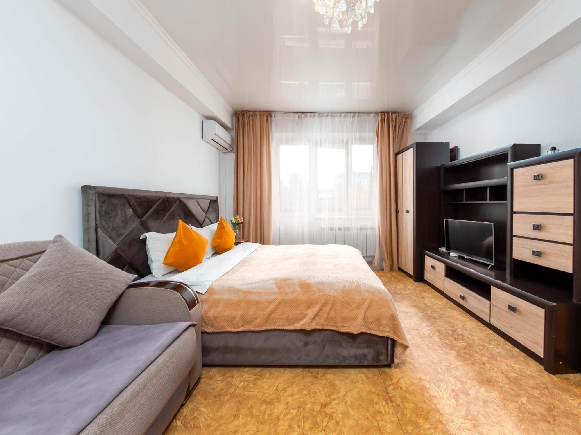 Apartment Оn Makatayeva 5 B Alma-Ata Exteriör bild